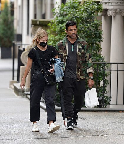 Kelly Ripa nude photo #3