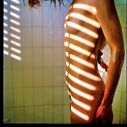 Kerry Bishe nude photo #3