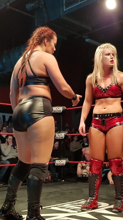 Killer Kelly nude photo #6