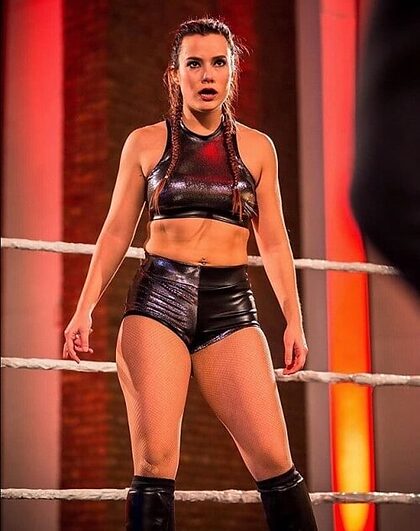 Killer Kelly nude photo #50