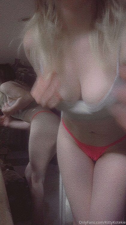 kittykotekzyx Christina nude photo #26