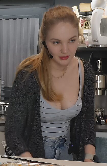 Krissi nude photo #2