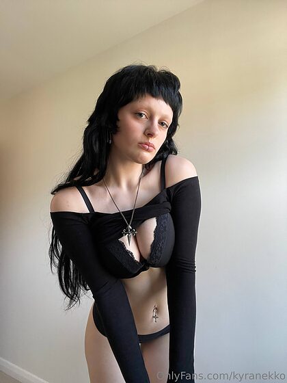 Kyranekko nude photo #2