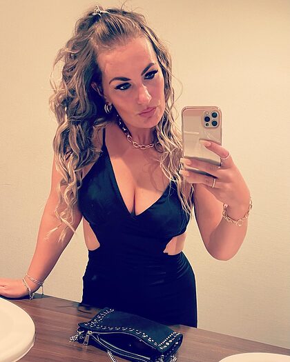 Lady Wostok nude photo #2
