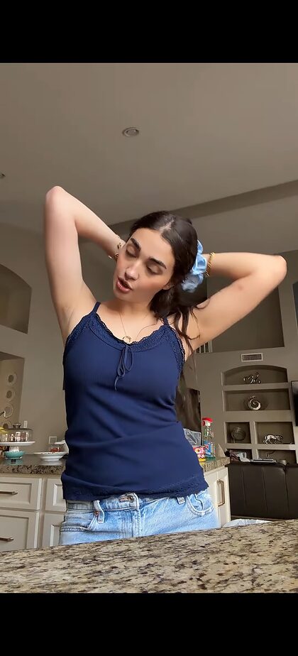 Lala Tv nude photo #11