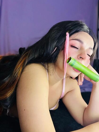 LaPeachySama nude photo #4