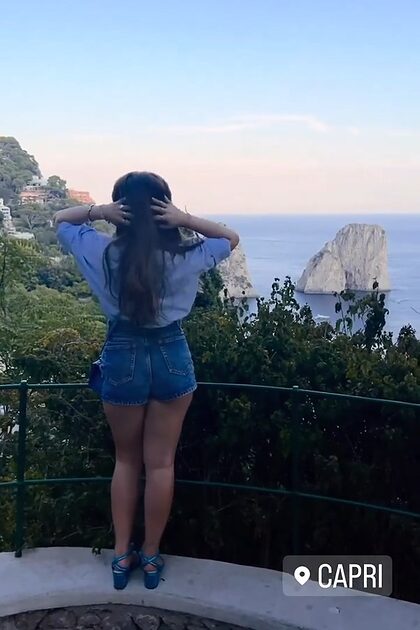 Larissa Manoela nude photo #53