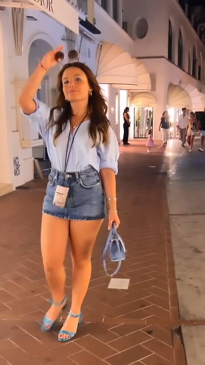 Larissa Manoela nude photo #77