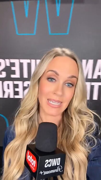 Laura Sanko nude photo #3
