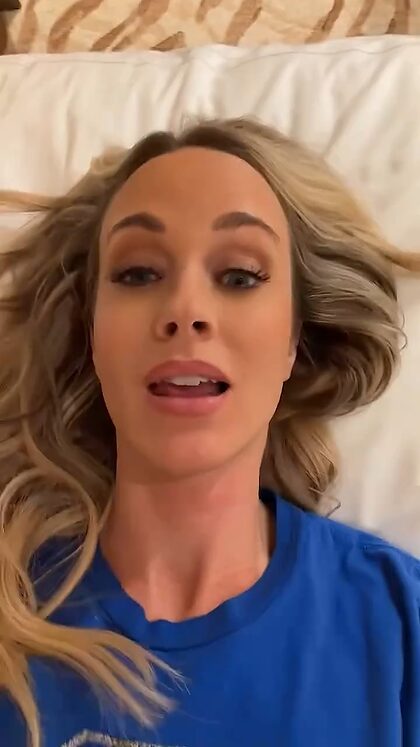 Laura Sanko nude photo #4