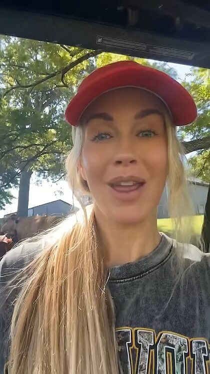 Laura Sanko nude photo #5