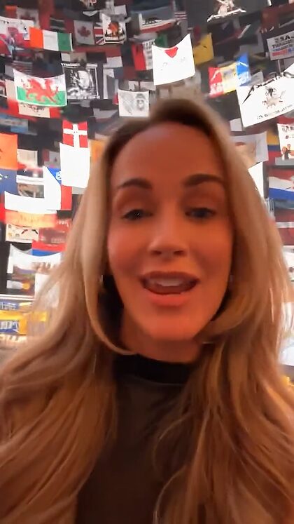Laura Sanko nude photo #9