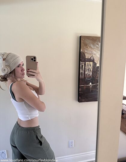 Lauren.leggo nude photo #8