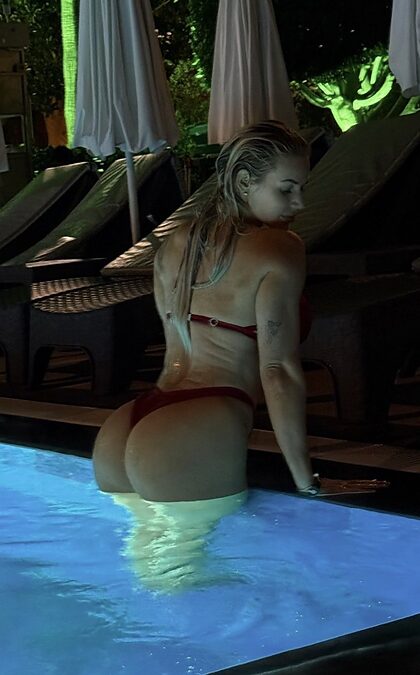 Leo Theresa social media nude photo #5