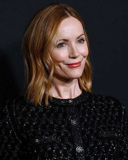 Leslie Mann nude photo #9