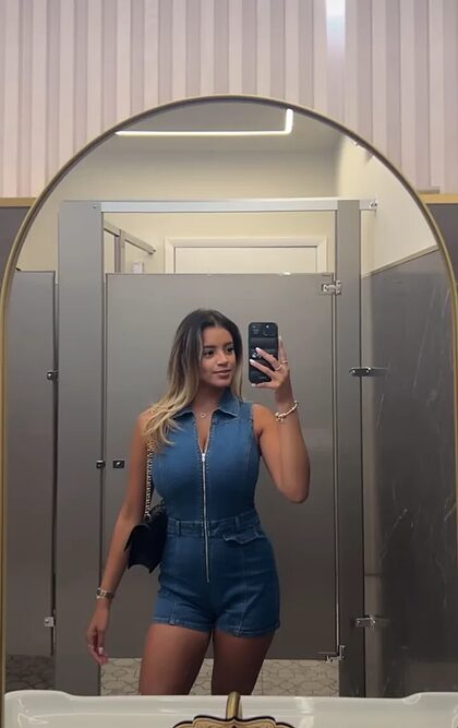 LeslieS nude photo #4
