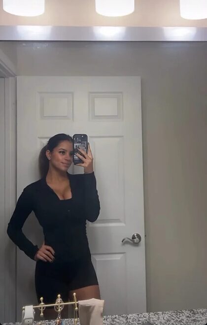 LeslieS nude photo #13