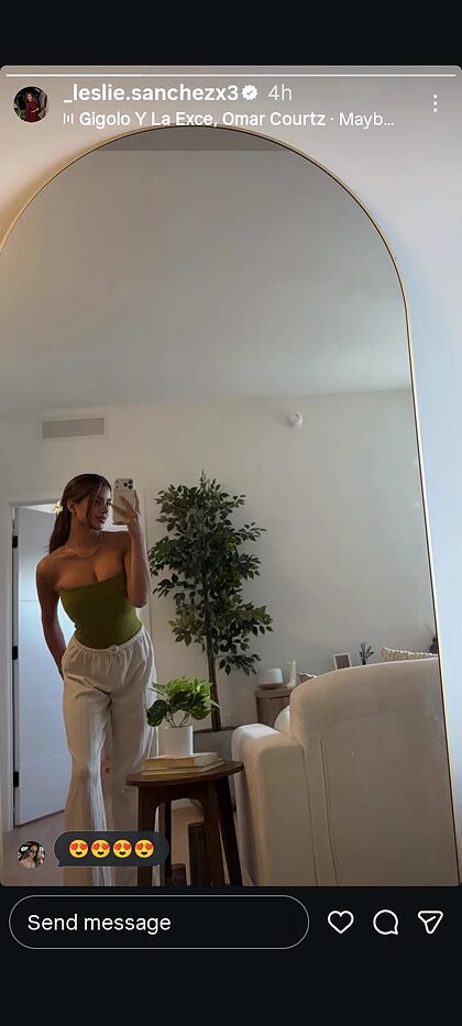 LeslieS nude photo #20