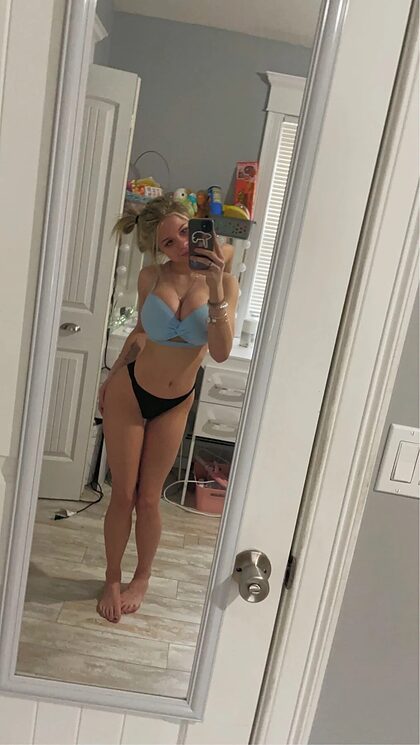Lexi T nude photo #5