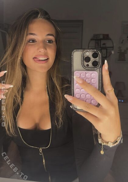 Lia.bmgn nude photo #5