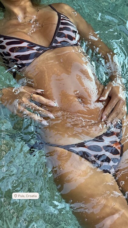 Lia.bmgn nude photo #12