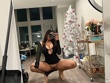 lildedjanet nude photo #1
