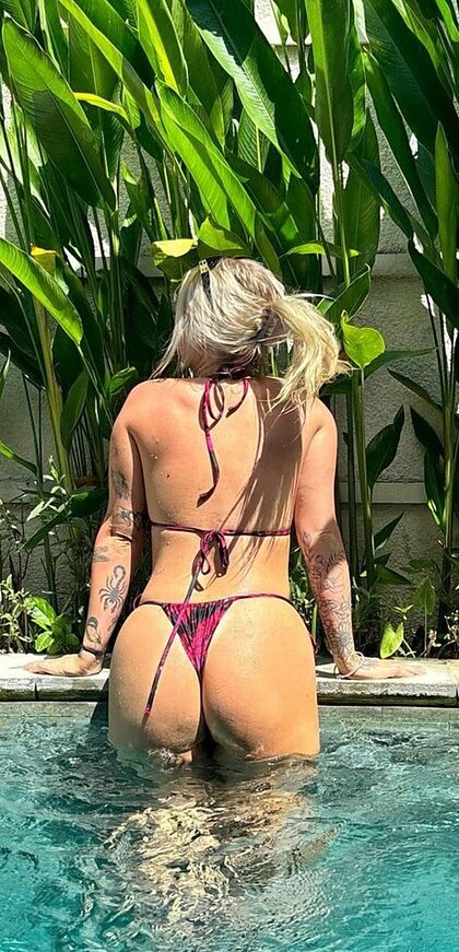 Lillixn nude photo #4