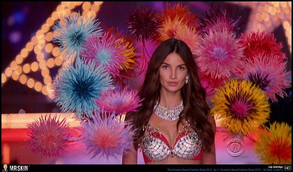 Lily Aldridge nude photo #5
