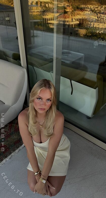liska.sell nude photo #2