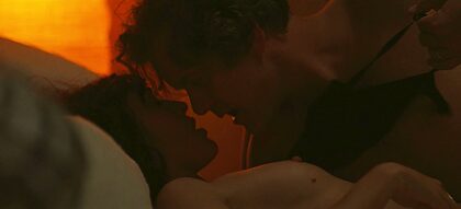 Lizzy Caplan nude photo #3