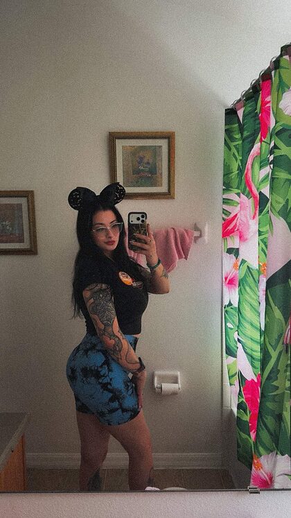 m0thgirll nude photo #9