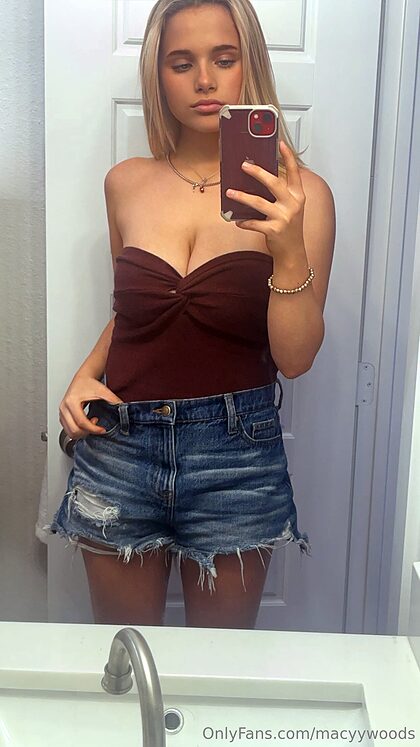 macyywoods nude photo #3