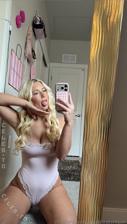Maddie May / Maddieatchison nude photo #2