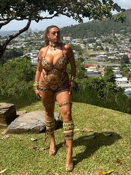 Mahalia nude photo #4