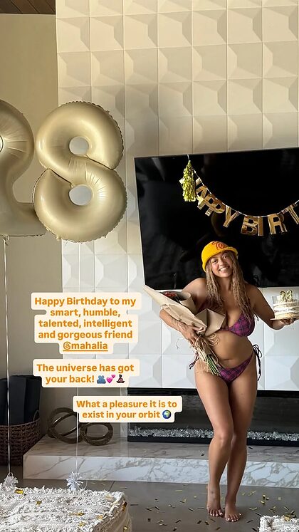 Mahalia nude photo #15