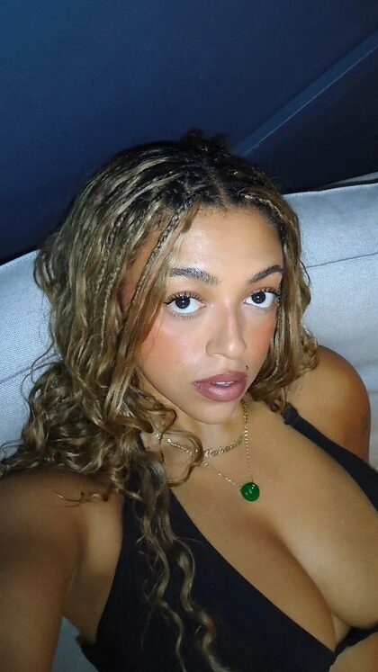 Mahalia nude photo #20