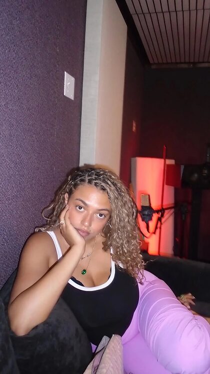 Mahalia nude photo #30