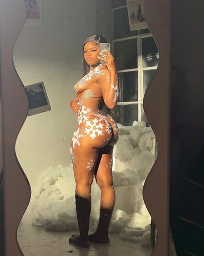 Maraling nude photo #1