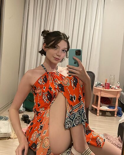 Marcella nude photo #2