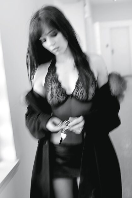 Marjorie Estiano nude photo #10