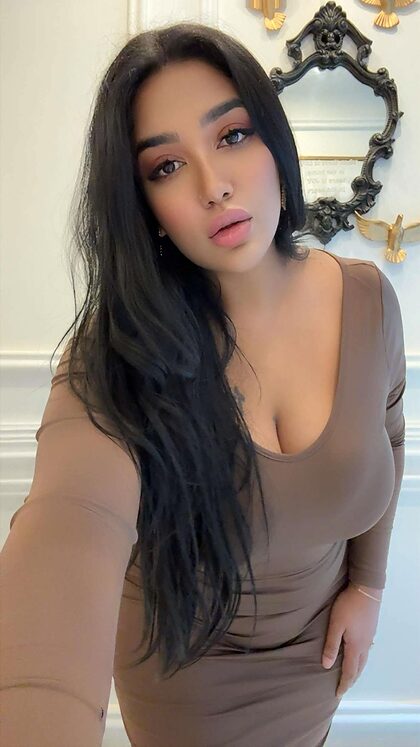 Mathira M nude photo #4
