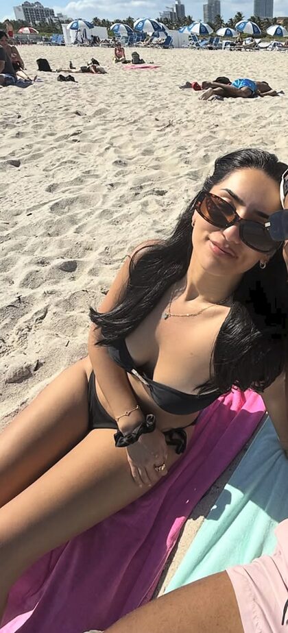 Maya Desrochers nude photo #2