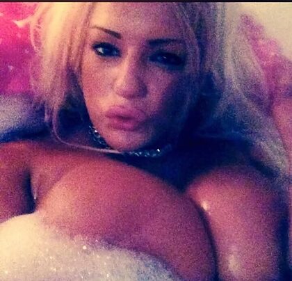 Meegz Nelson UK nude photo #7