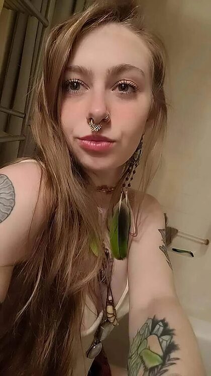 Meg Mariee Walker nude photo #1