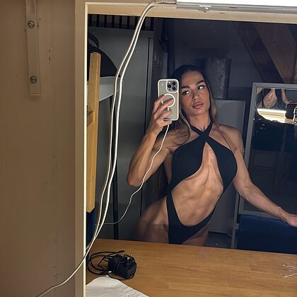Melissa Erdogan nude photo #17