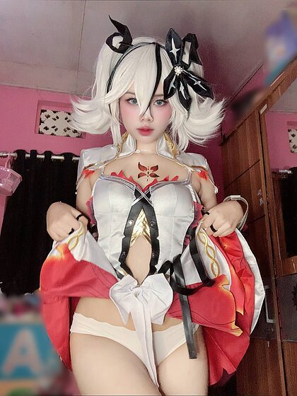 Meya nude photo #2