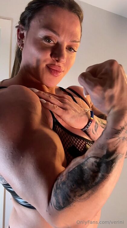 Muscle Vera nude photo #9