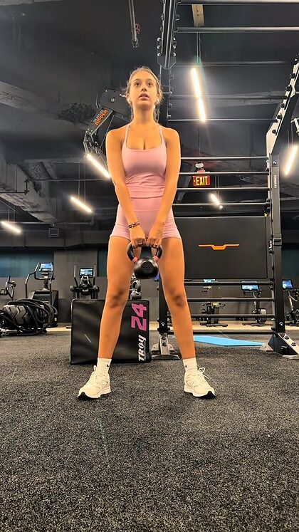 Nelli Omolnar nude photo #59