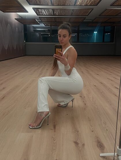 ninamissfit.model nude photo #2