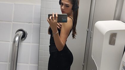 Nyra nude photo #6